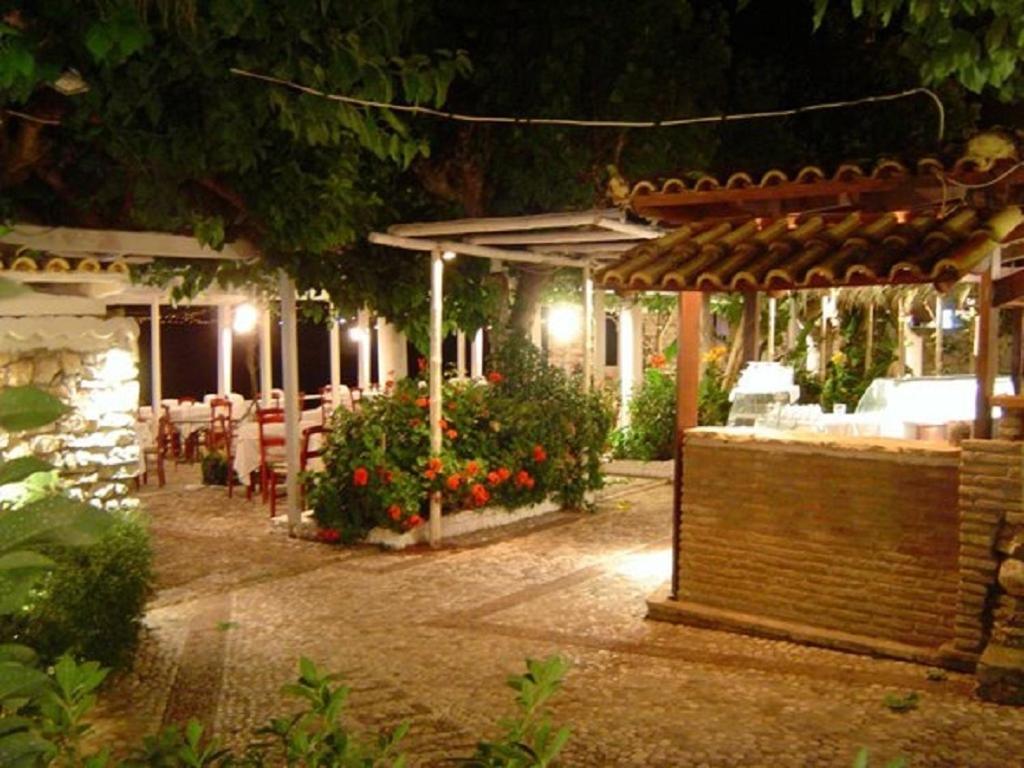 Taradella Hotel Alissos Bagian luar foto