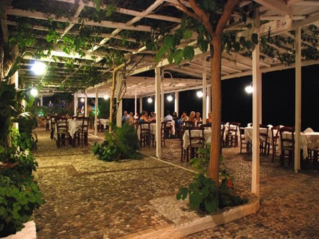 Taradella Hotel Alissos Bagian luar foto